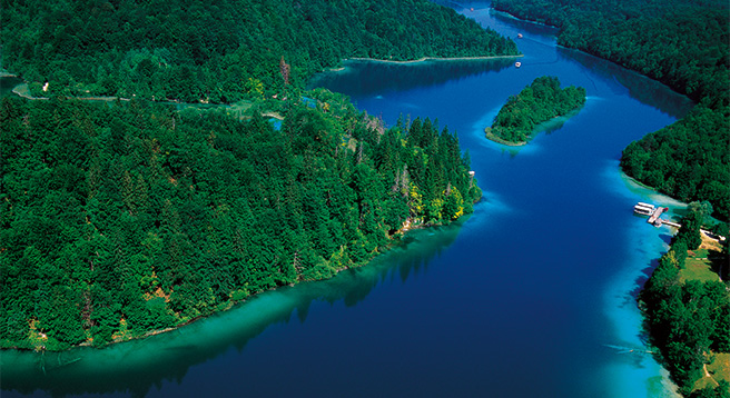 Esplorate il Parco nazionale dei Laghi di Plitvice - il più antico parco nazionale nell'Europa sud-orientale e il più grande parco nazionale in Croazia