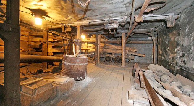 Pay a visit to the Labin’s Town Museum with its archaeological and unique in this part of Europe, a miniature coal mine