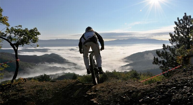 Befahren Sie eine der besten Mountainbike-Strecken in der Region